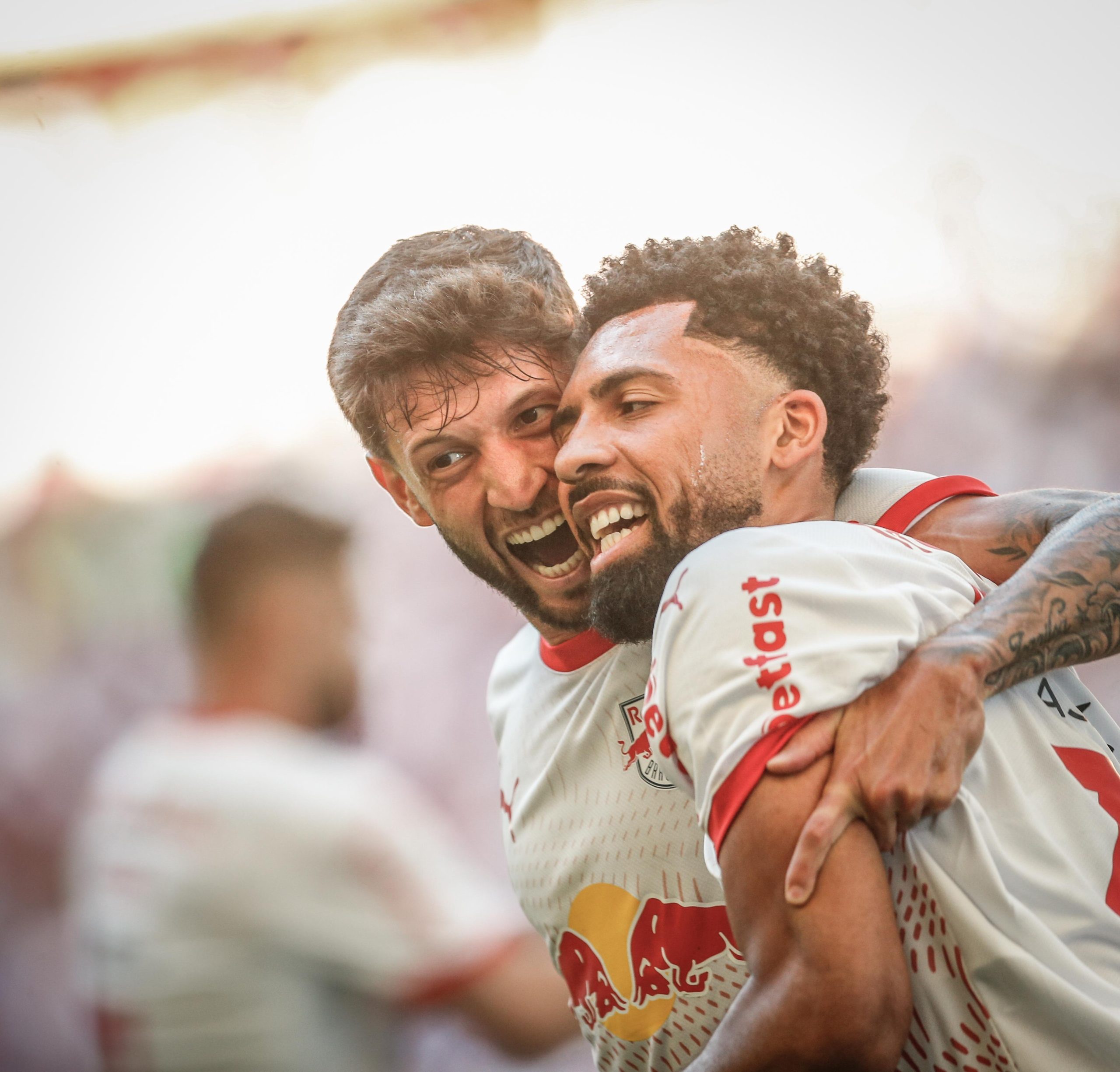 Bragantino não resiste ao Bahia