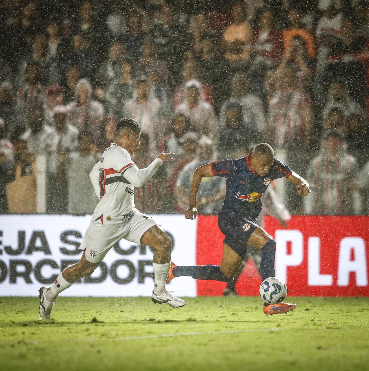 Um novo Bragantino em campo vence